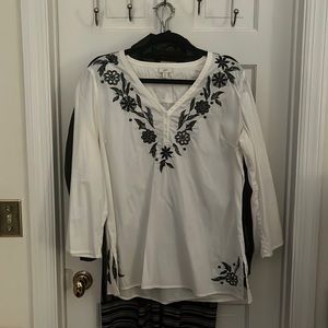 J. Jill white and black embroidered tunic. Size Medium.